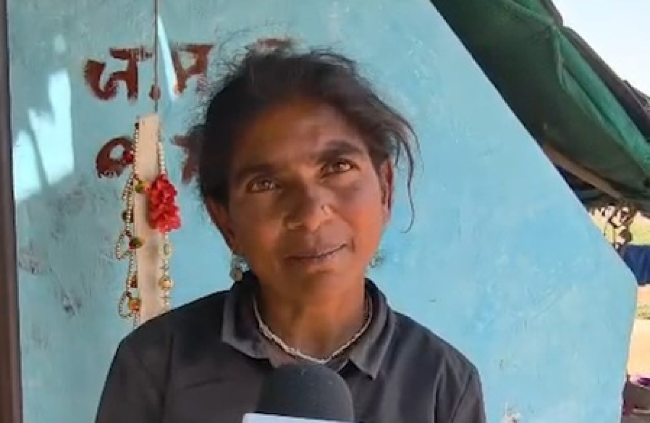 महाकुंभ मेलेतील वायरल गर्ल मोनालिसाच्या आईचा आरोप