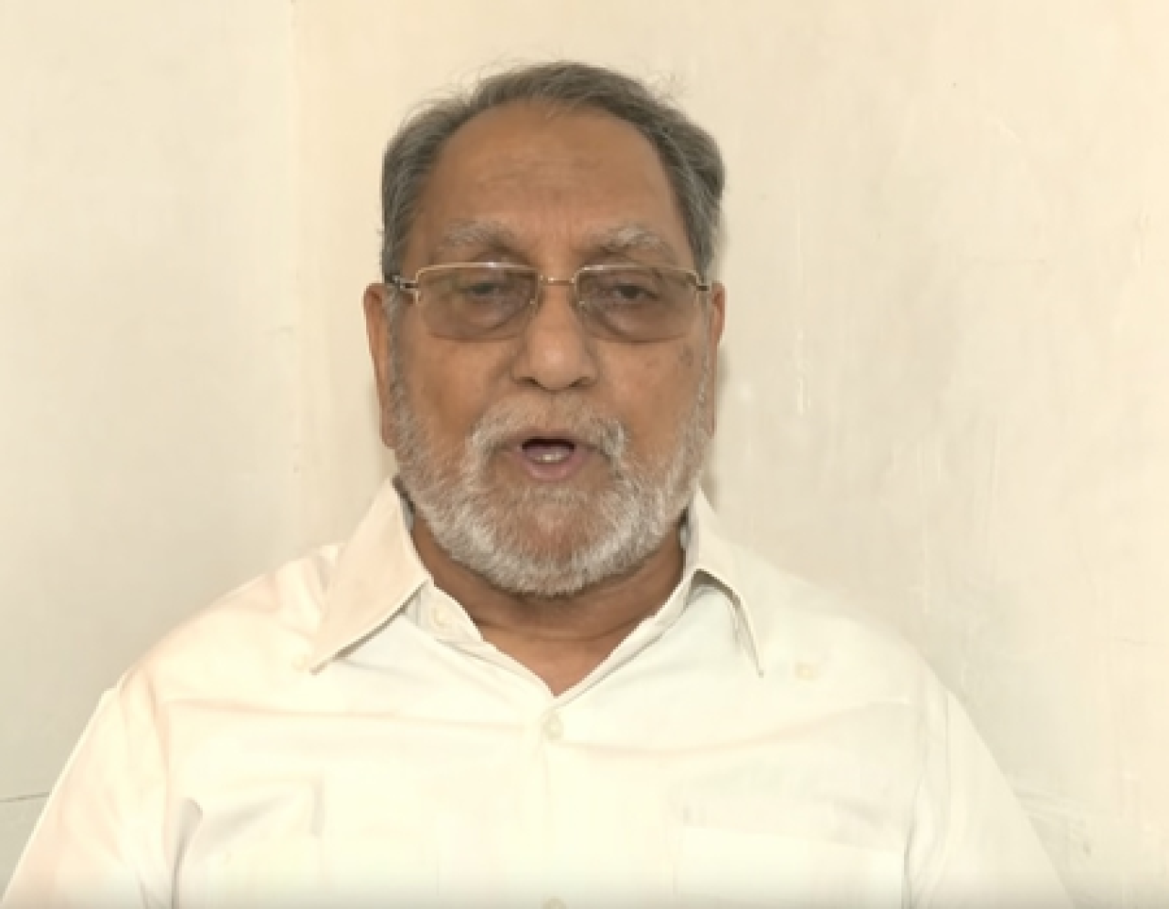 महाराष्ट्रात मराठी अनिवार्य करण्यास काहीही चुकीचे नाही: हुसैन दलवई