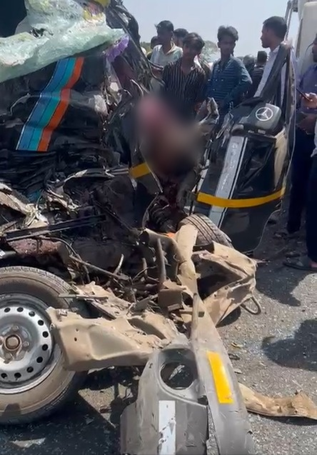 मुंबईतील भीषण अपघातात ११ जणांचा मृत्यू