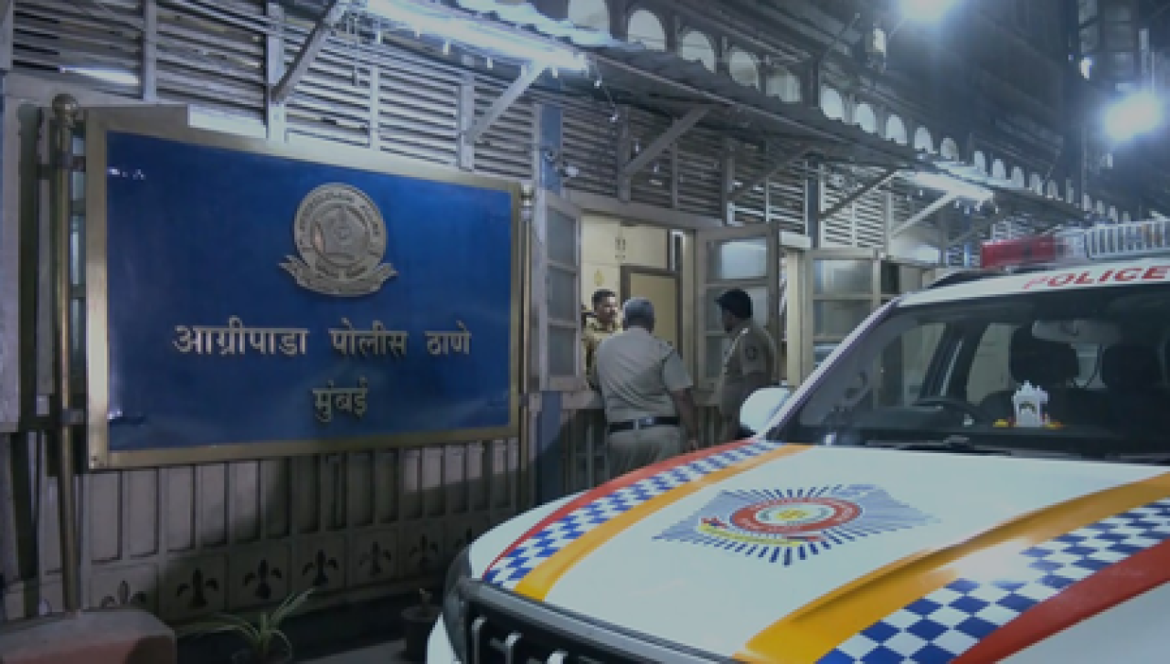 मुंबईतील युवतीवर अश्लील फोटो आणि व्हिडिओ पाठवणाऱ्या आरोपीला अटक