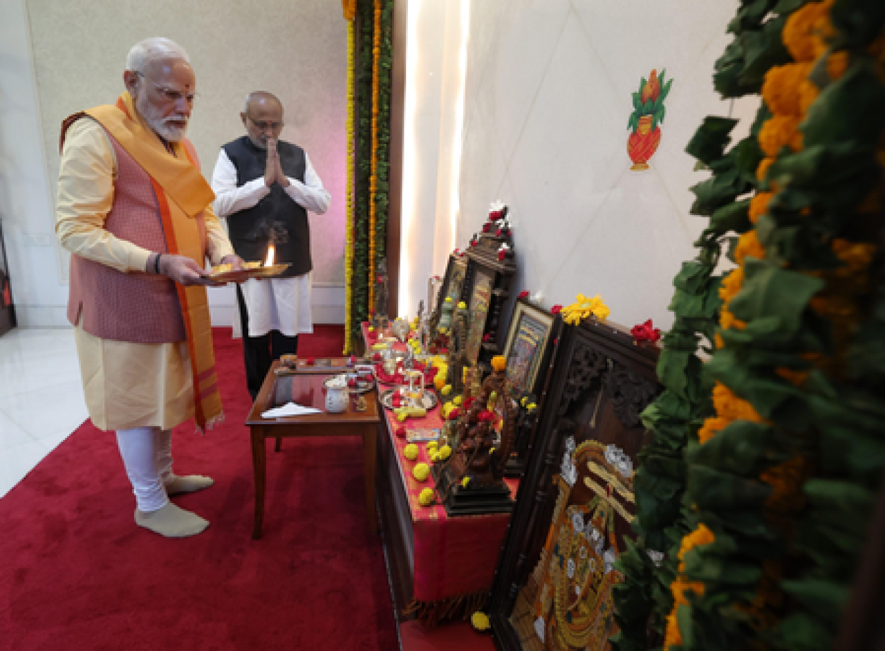 मोदींनी तमिल नववर्षाच्या शुभेच्छा दिल्या, उपराष्ट्रपतींशी भेट