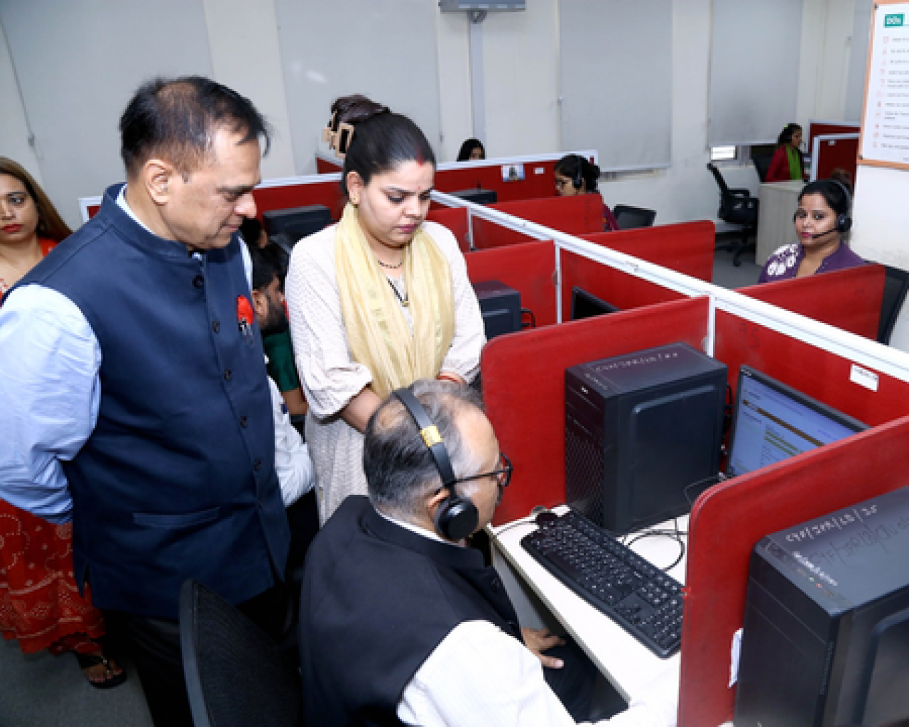 राजस्थान संपर्क 181 हेल्पलाइन सेंटरचे निरीक्षण: मुख्य सचिव आणि डीजीपीची तपासणी