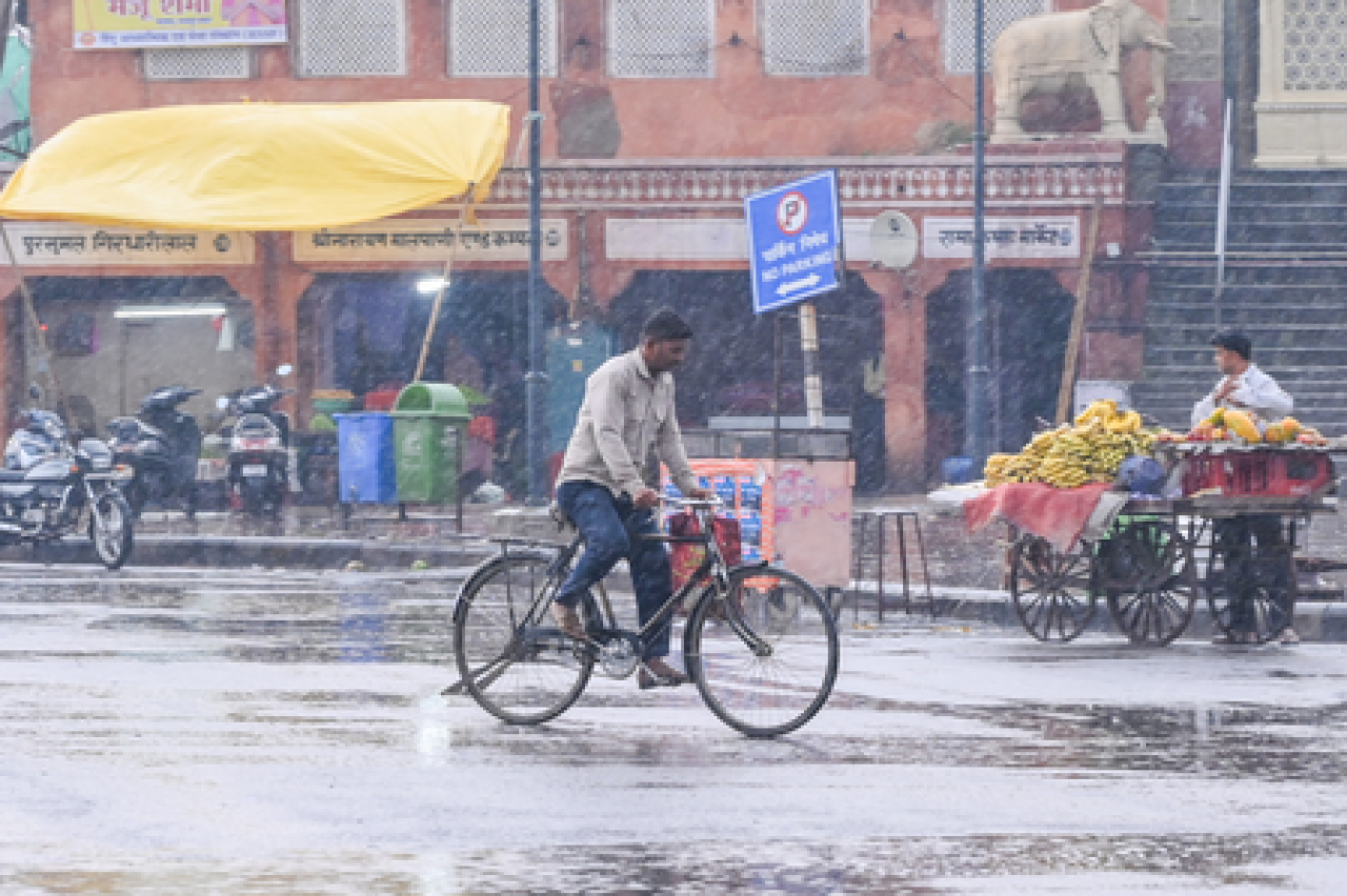 राजस्थानमध्ये पावसामुळे तापमानात मोठी घट