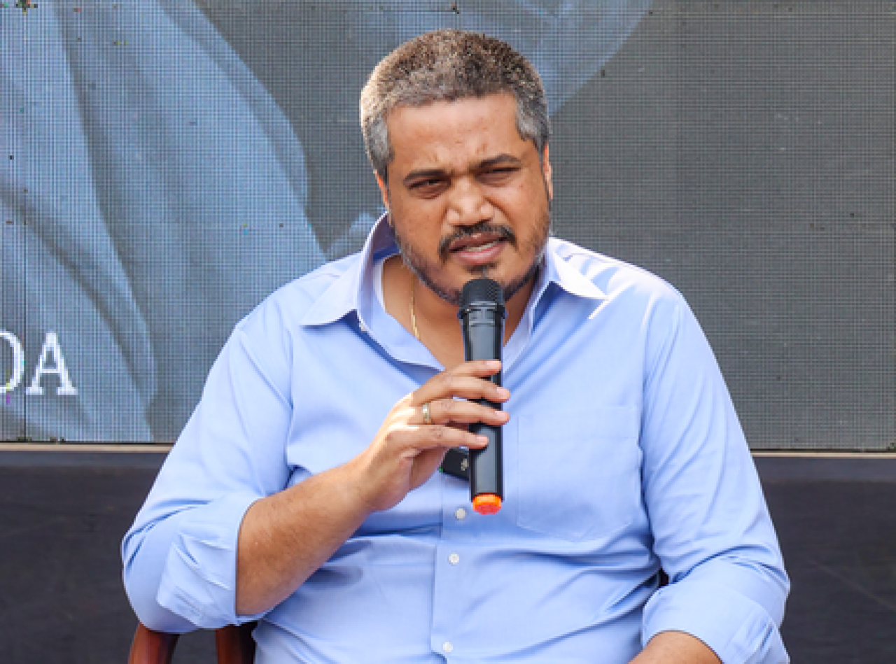 रोहित पवारांचा डीजीसीए अधिकाऱ्यांच्या अटकेवर सवाल