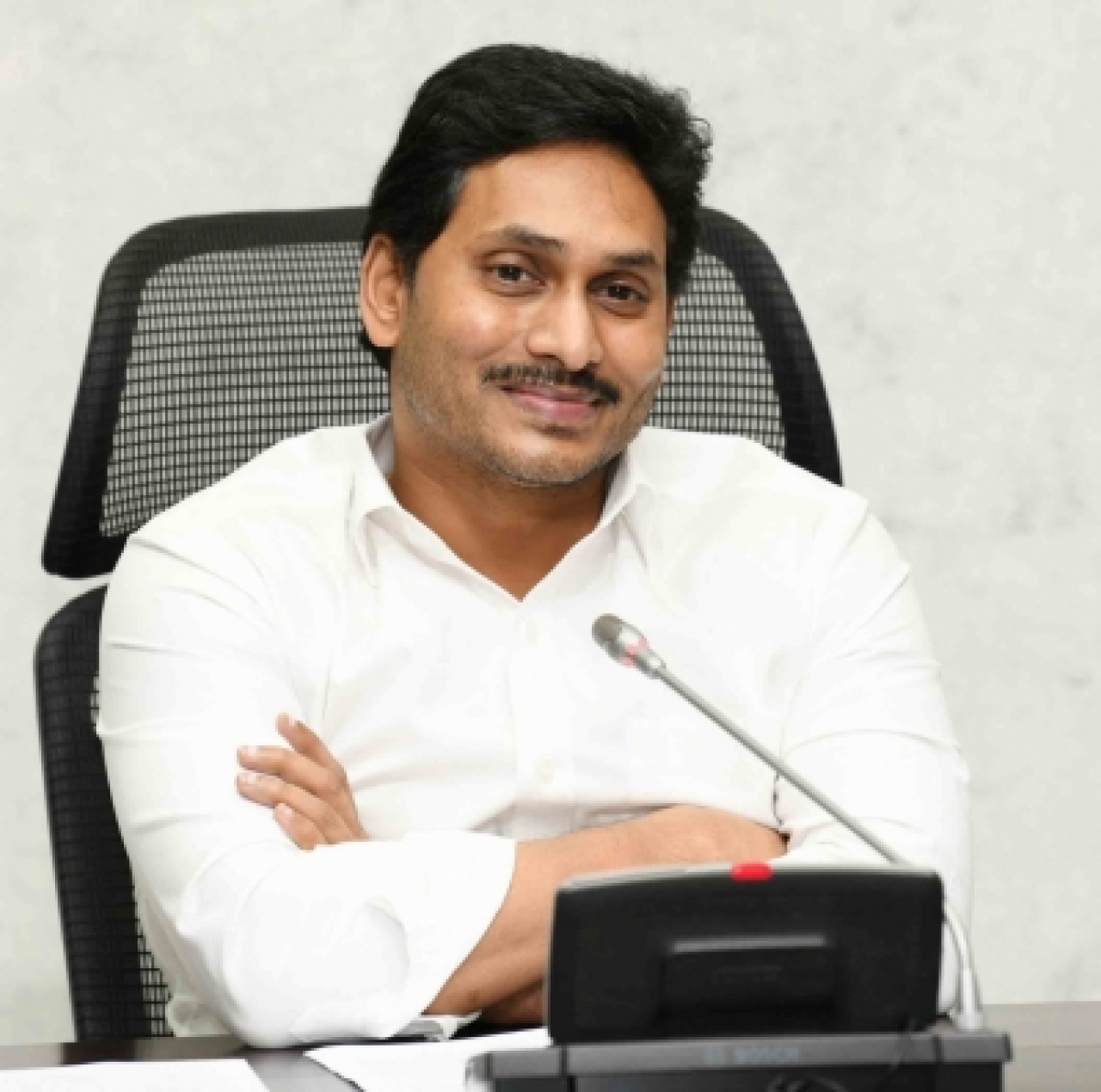 वाईएसआरसीपी ने टीव्ही टिप्पण्यांवर एनबीडीए आणि एनसीडब्ल्यूकडे केली तक्रार वाईएसआरसीपी ने टीव्ही टिप्पण्यांवर एनबीडीए आणि एनसीडब्ल्यूकडे केली तक्रार