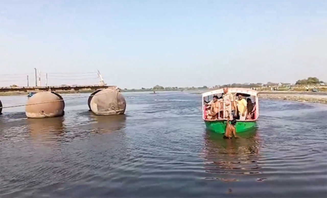 वृंदावनमध्ये यमुना नदीत नावा पलटी, ६ पर्यटकांचा मृत्यू