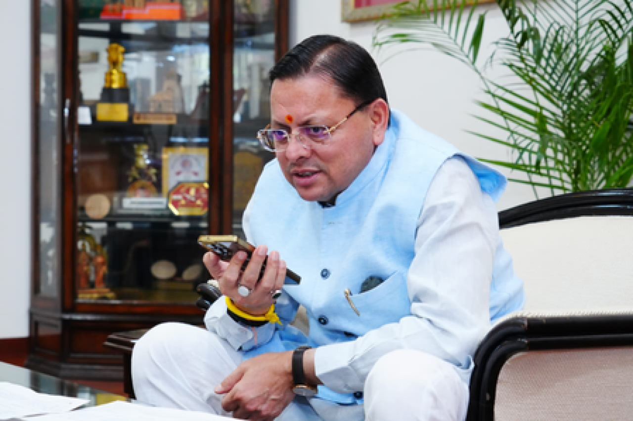 सीएम धामीने उत्तराखंड बोर्ड टॉपर्सना फोन करून दिल्या शुभेच्छा