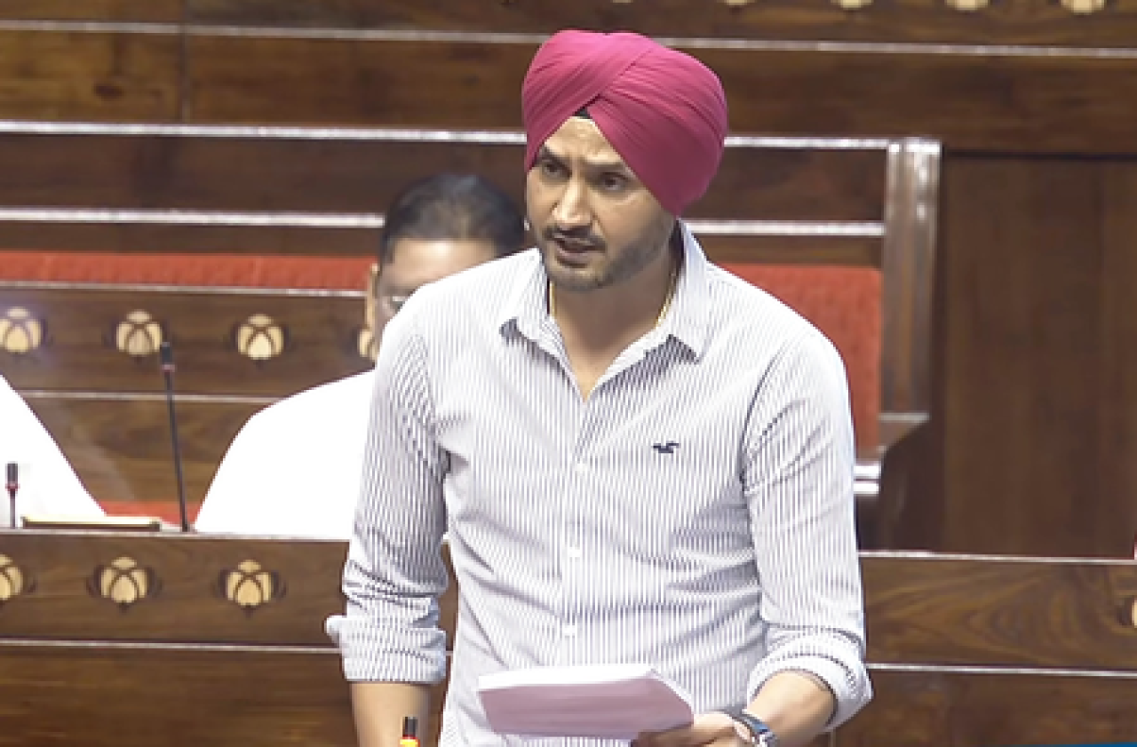 हरभजन सिंह आणि अशोक मित्तल यांना सीआरपीएफ कडून वाई श्रेणी सुरक्षा प्रदान