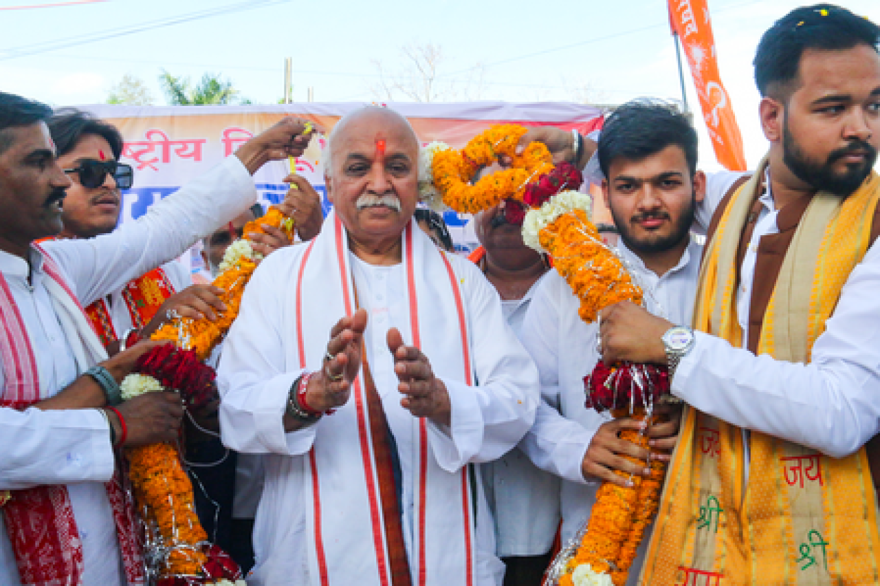हिंदूंना त्यांच्या पवित्र स्थळांवर पूजा करण्याचा अधिकार मिळावा: प्रवीण तोगडिया