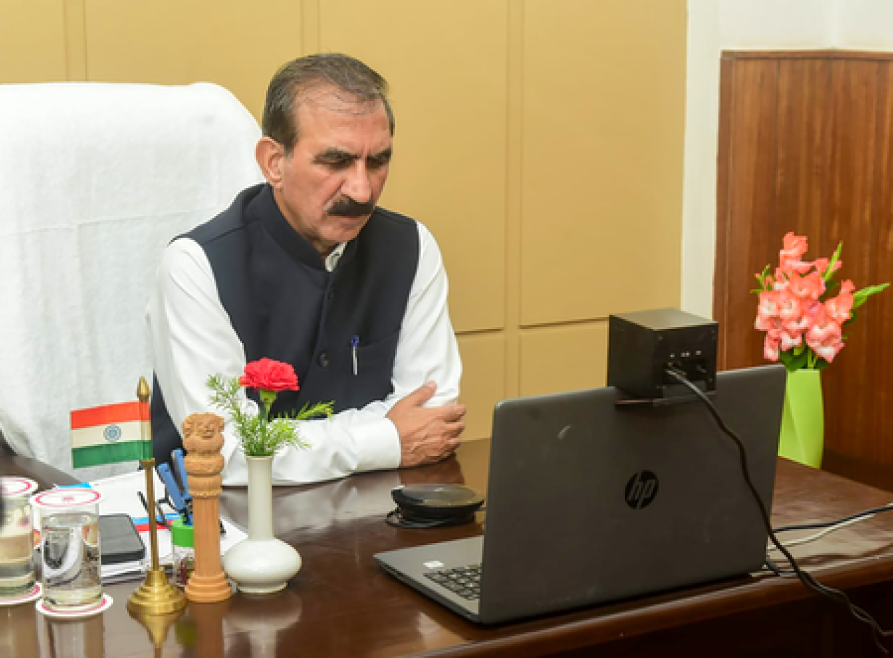 हिमाचलमध्ये वरिष्ठ अधिकाऱ्यांच्या वेतनात 30% कपात लागू हिमाचलमध्ये वरिष्ठ अधिकाऱ्यांच्या वेतनात 30% कपात लागू