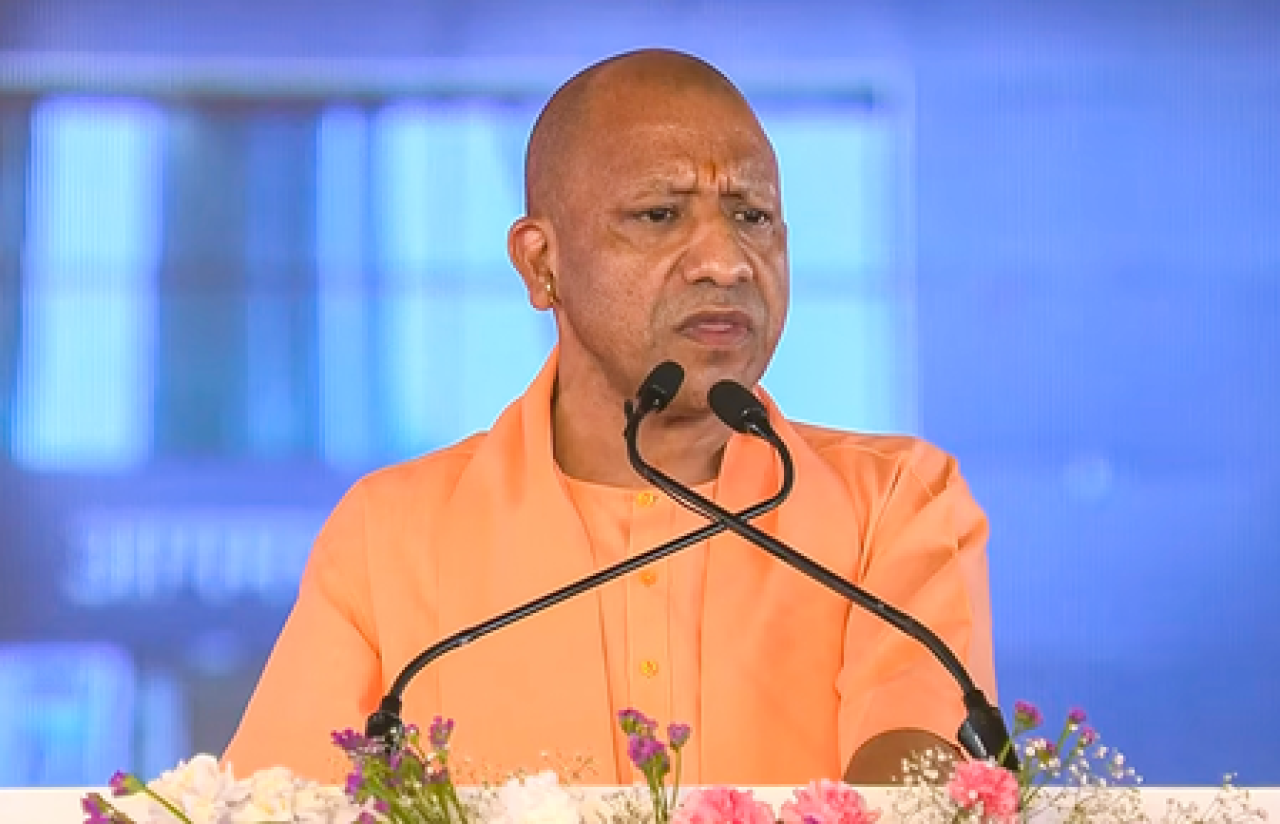 होमगार्ड भर्ती परीक्षा आणि कायदा व्यवस्था संदर्भात सीएम योगींची बैठक