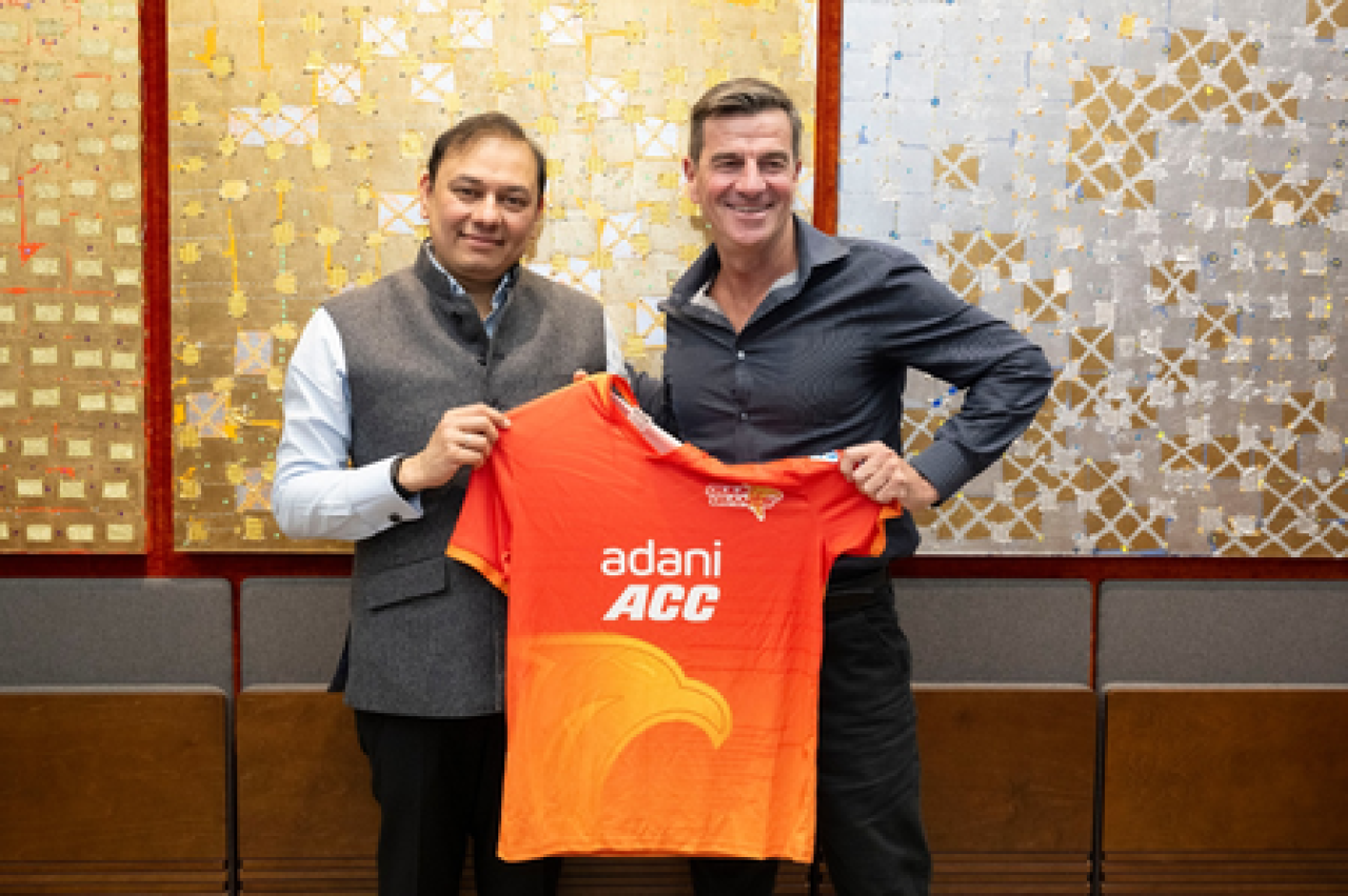 अदाणी स्पोर्ट्सलाइनने साइमन हेल्मोटला गल्फ जायंट्सचा हेड कोच नियुक्त केला