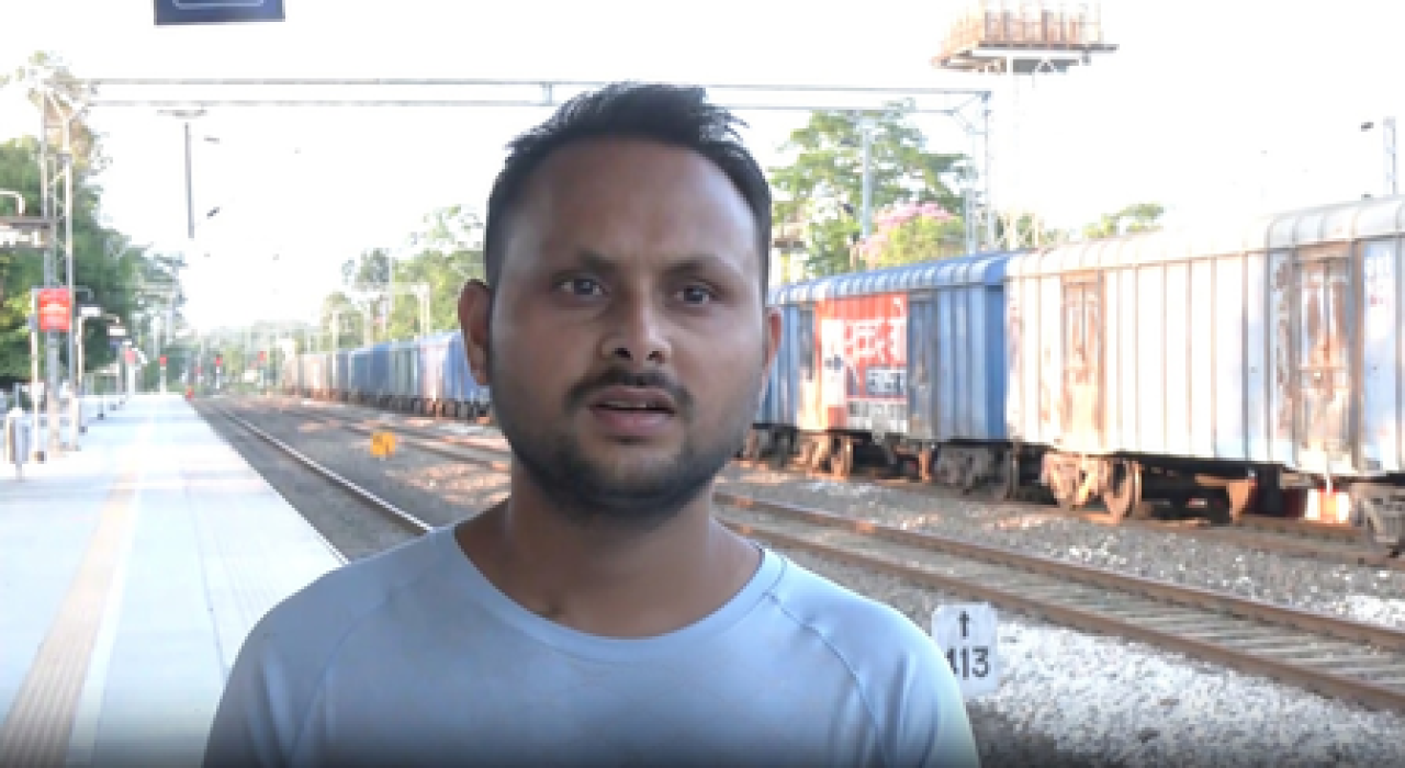 असम: माजबाट रेल्वे स्थानकाचे नवे रूप, आता एअरपोर्टसारखे दिसते असम: माजबाट रेल्वे स्थानकाचे नवे रूप, आता एअरपोर्टसारखे दिसते