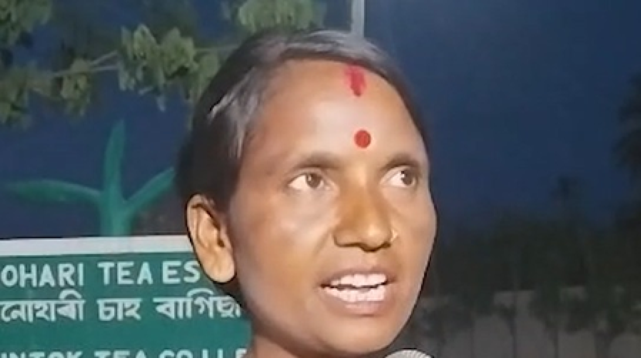 असममध्ये भाजपाच्या विजयाने चहा बागांतील महिलांमध्ये आनंद असममध्ये भाजपाच्या विजयाने चहा बागांतील महिलांमध्ये आनंद