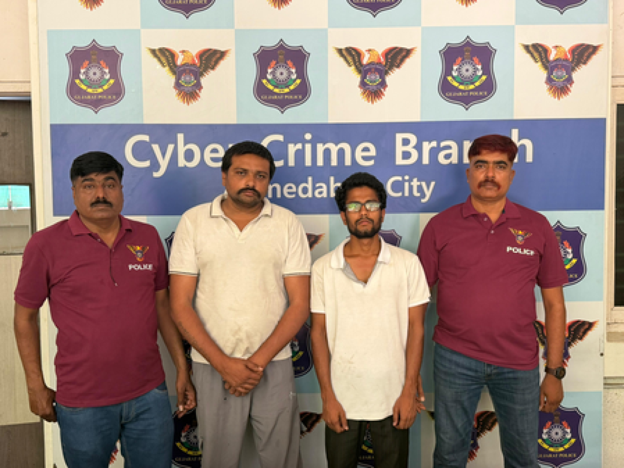 अहमदाबादमध्ये बुजुर्ग महिलेला 55 लाखांची फसवणूक करणारे दोघे अटक