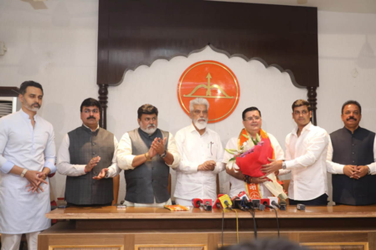 आनंद परांजपेची शिवसेनेत 14 वर्षांनी परतफेड