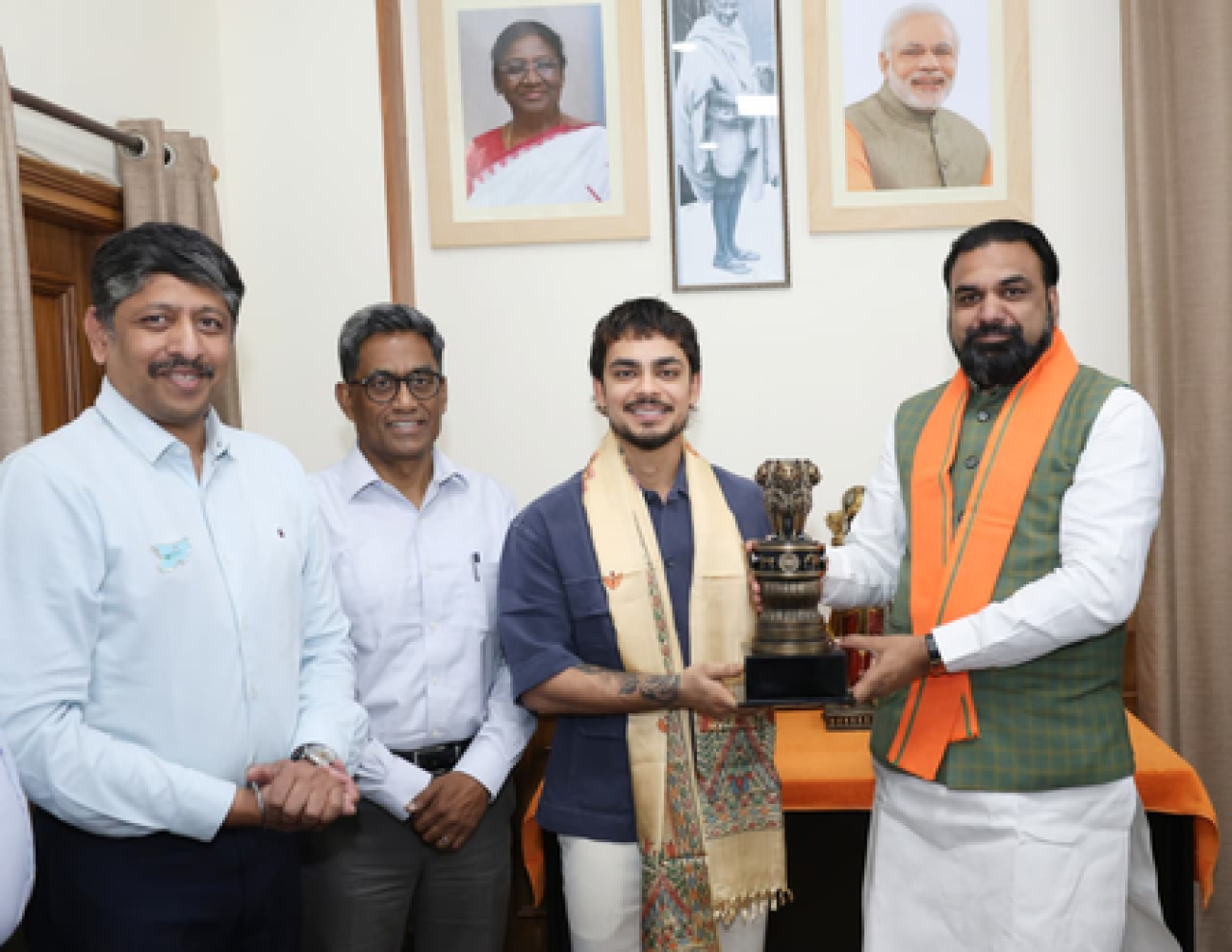 ईशान किशनला एक करोड रुपये देऊन मुख्यमंत्री सम्राट चौधरीने केला सन्मान