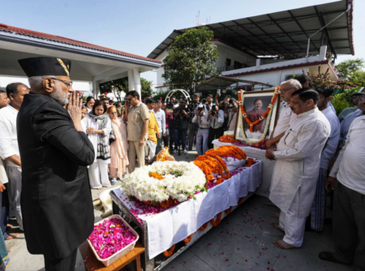 उपराष्ट्रपतीने भुवन चंद्र खंडूरी यांना श्रद्धांजली अर्पित केली