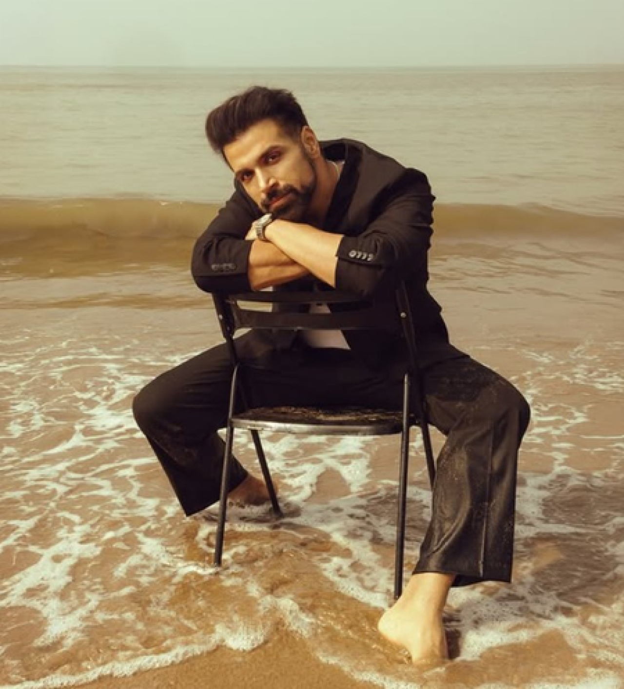 ऋत्विक धनजानीने टीव्हीपासूनची दूरगामी थांबवली, हृदयस्पर्शी कहाण्यांची अपेक्षा
