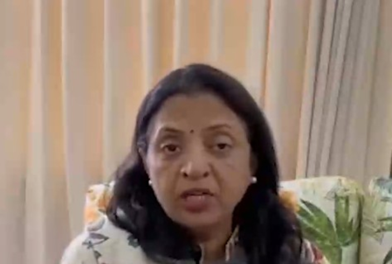 ओवैसीच्या विधानावर मनीषा कायंदेचा तीव्र प्रतिवाद