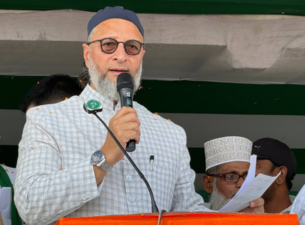 ओवैसीने बकरीदच्या दिवशी परीक्षा स्थगित करण्याची केली मागणी