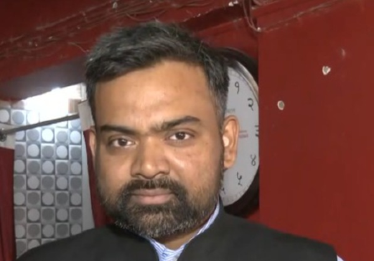 कर्नाटक संकटावर भाजपा प्रवक्ता गुरु प्रकाश पासवान यांचा हल्ला, म्हणाले- काँग्रेसमध्ये परिवारवाद चरमसीमा गाठला कर्नाटक संकटावर भाजपा प्रवक्ता गुरु प्रकाश पासवान यांचा हल्ला, म्हणाले- काँग्रेसमध्ये परिवारवाद चरमसीमा गाठला