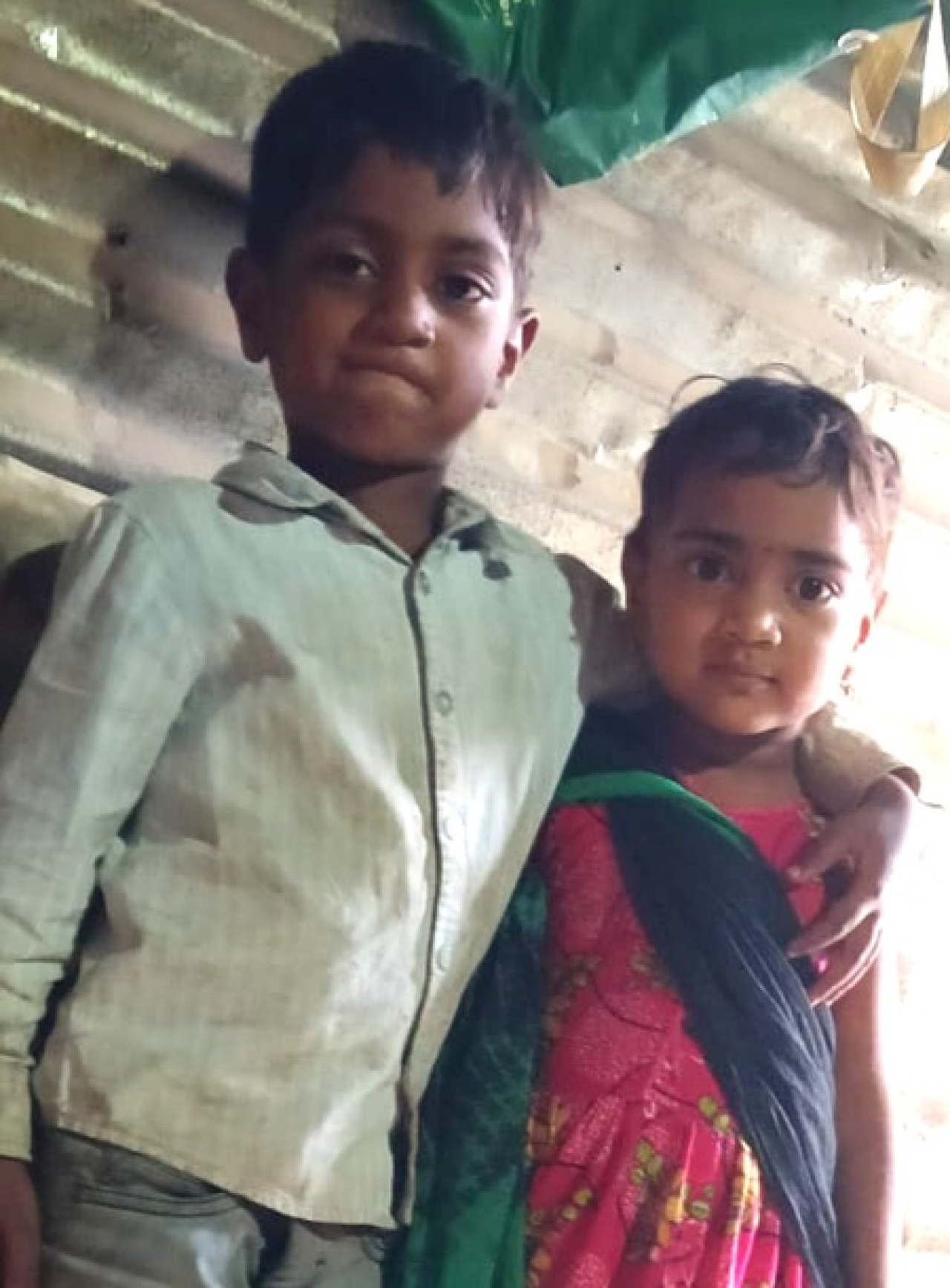 कर्नाटकमध्ये झोपडीत आग लागल्याने दोन मुलांचा मृत्यू