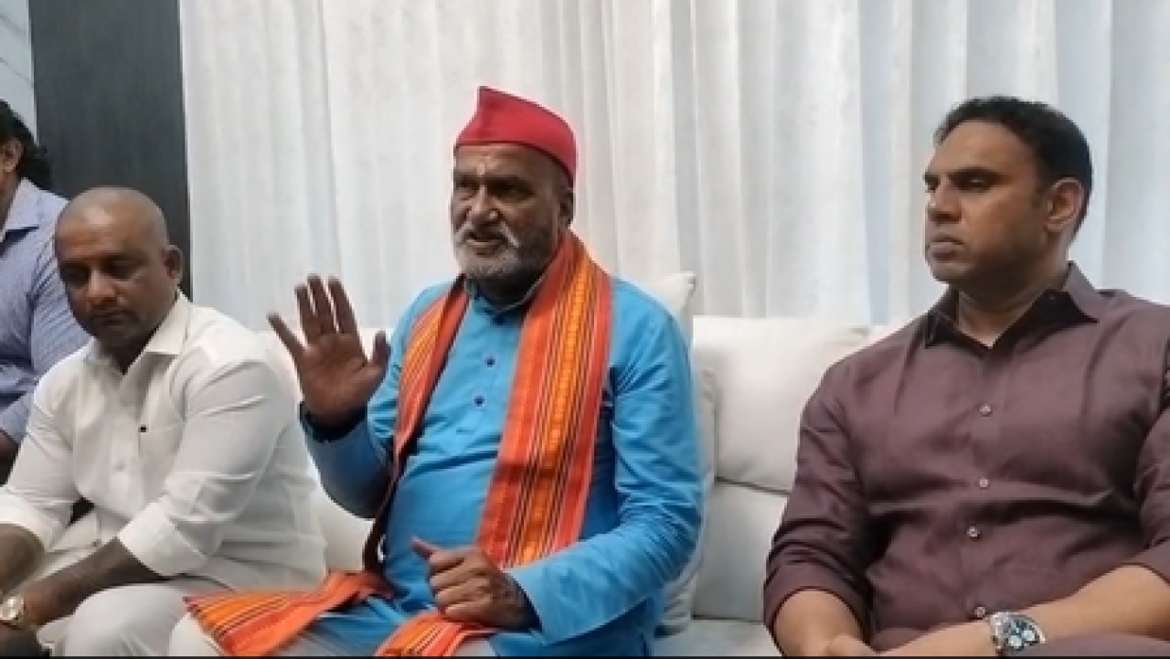 कर्नाटकमध्ये हिजाब व भगवा गमछा विवाद तीव्र झाला