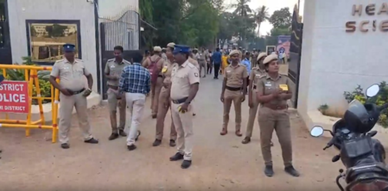 केरल विधानसभा निवडणुकीत यूडीएफला प्रारंभिक वाढ, एलडीएफ मागे