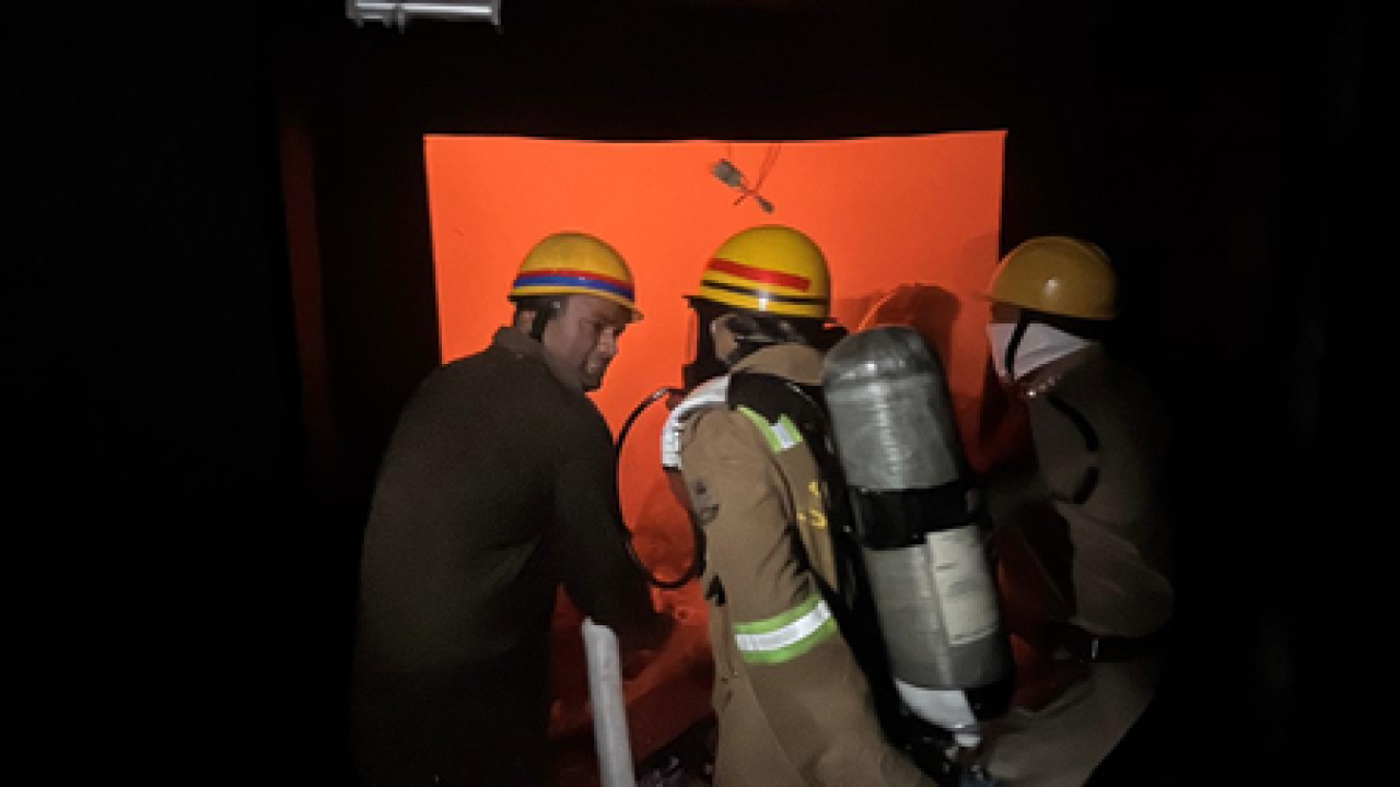 गाजियाबादच्या पैसिफिक मॉलमध्ये आग, दोन तासांच्या प्रयत्नानंतर नियंत्रणात