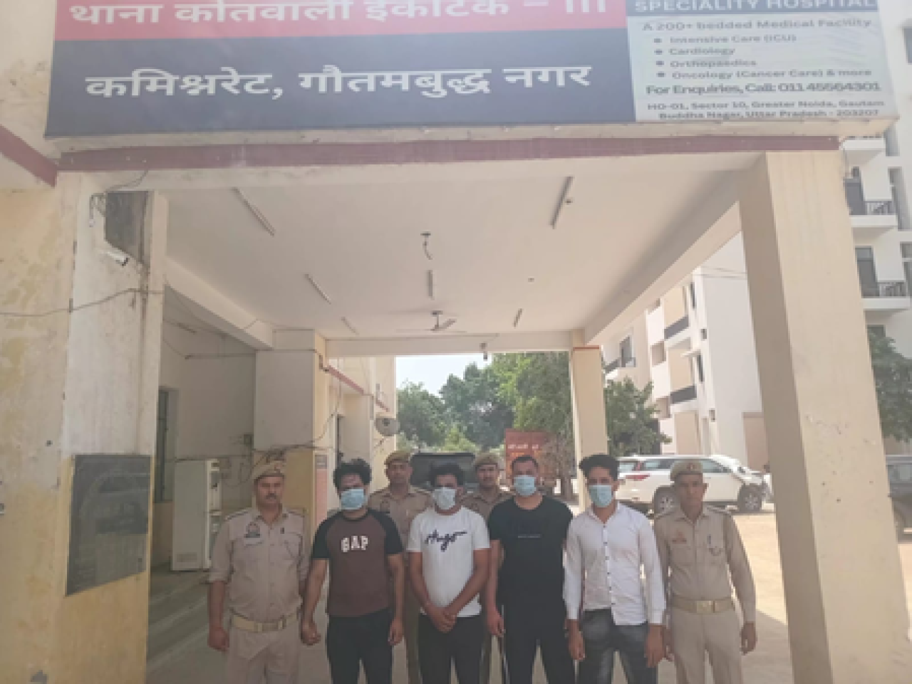 ग्रेटर नोएडामध्ये दीपक हत्याकांडातील फरार आरोपींसोबत पोलिसांची मुठभेड़