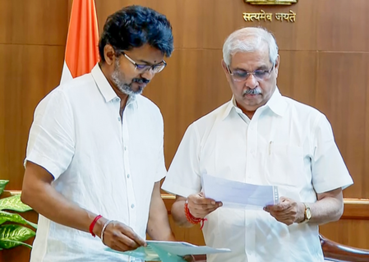 तमिलनाडु सरकार गठनावर संकट, राष्ट्रपति शासनाची शक्यता वाढली
