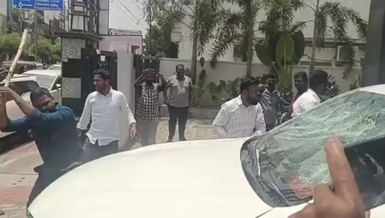 तेलंगाना: करीमनगरमध्ये बीआरएस आमदाराच्या कार्यालयावर हल्ला करण्याचा प्रयत्न