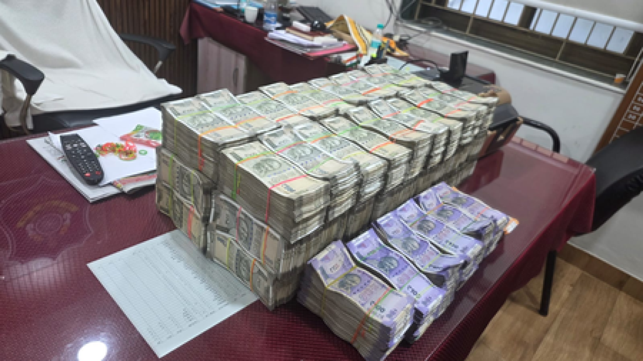 दाहोदमध्ये पोलिसांनी जप्त केली २.५६ कोटींची बेहिशेबी रक्कम