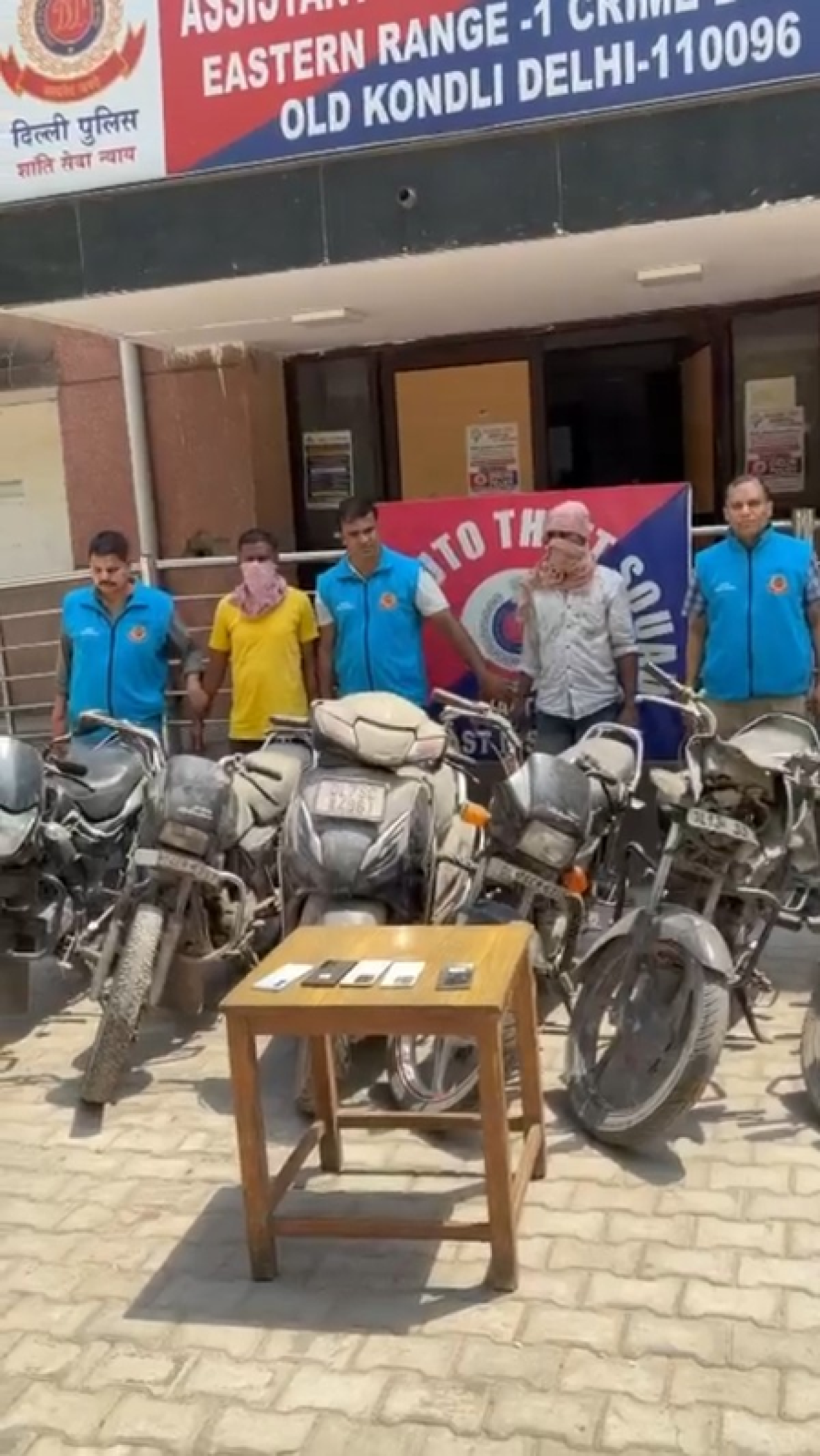 दिल्लीमध्ये दोन अंतरराज्यीय लुटेरे आणि वाहन चोरांना अटक