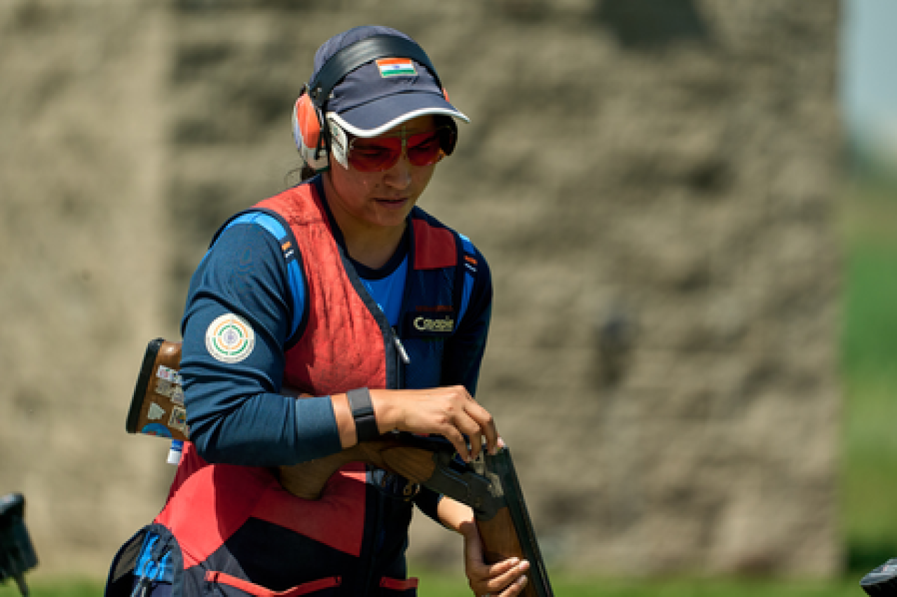 नीरू आणि विवानने ISSF वर्ल्ड कपमध्ये ब्रॉन्ज मेडल जिंकले