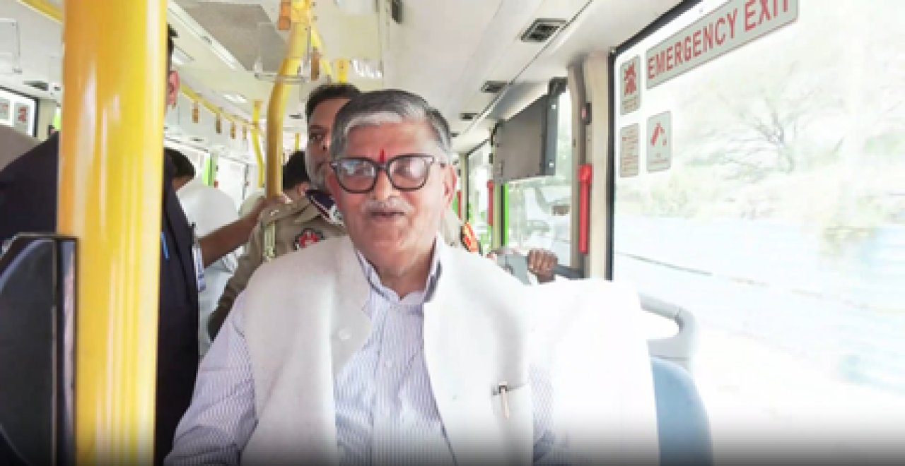 पंजाबच्या राज्यपालांनी ई-बसने प्रवास केला, देशाची गती थांबू नये
