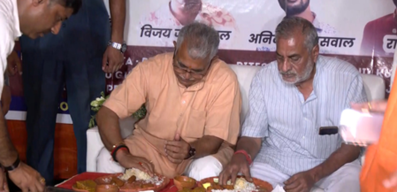 पश्चिम बंगालात भाजपाची ऐतिहासिक विजय, कोलकात्यात मच्छी उत्सव