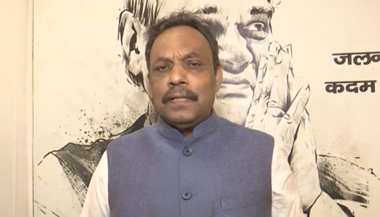 बंगालच्या जनतेने टीएमसीला दिला स्पष्ट संदेश: विनोद तावडे बंगालच्या जनतेने टीएमसीला दिला स्पष्ट संदेश: विनोद तावडे