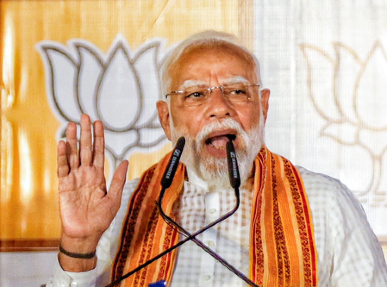 बंगालमध्ये मोदींच्या जादूने भाजपाची विजयगाथा बंगालमध्ये मोदींच्या जादूने भाजपाची विजयगाथा