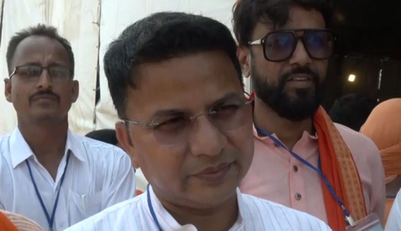 बंगालात भाजपाची नवीन सरकार सर्वांचा विकास करेल: ज्योतिर्मय सिंह महतो बंगालात भाजपाची नवीन सरकार सर्वांचा विकास करेल: ज्योतिर्मय सिंह महतो
