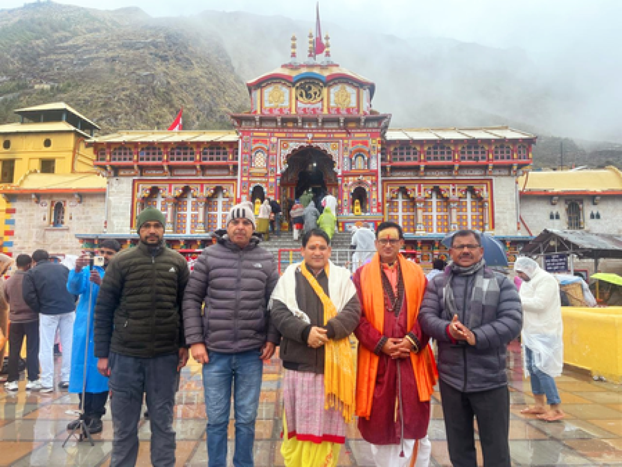 बद्रीनाथ-केदारनाथ धामात भाजपा विजय निमित्त विशेष पूजा-अर्चना