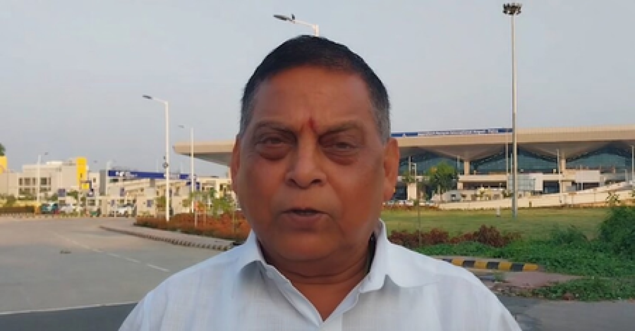बिहार मंत्रिमंडल विस्तार: मोदींची उपस्थिति ऐतिहासिक ठरली बिहार मंत्रिमंडल विस्तार: मोदींची उपस्थिति ऐतिहासिक ठरली