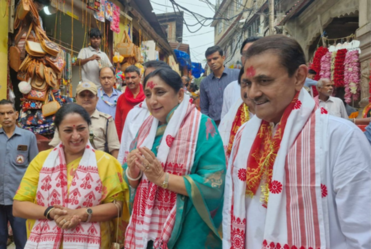 भाजपाच्या मुख्यमंत्री आणि उपमुख्यमंत्र्यांनी कामाख्या देवी मंदिराचे दर्शन घेतले