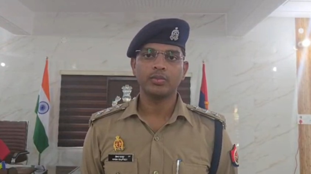 मऊ-गाजीपुर पोलिसांची आफ्शा अंसारीच्या शोधात ताबड़तोड़ छापेमारी