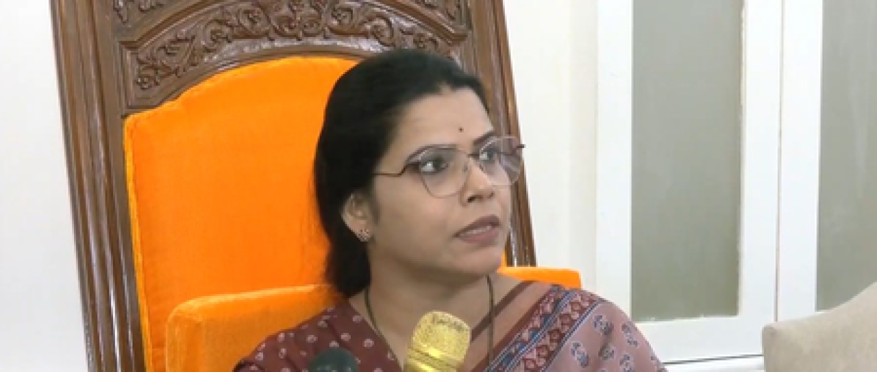 मुंबईच्या महापौरांनी फर्जी जन्म प्रमाणपत्र घोटाळ्यातील दोषींवर एफआयआर करण्याचा आदेश दिला