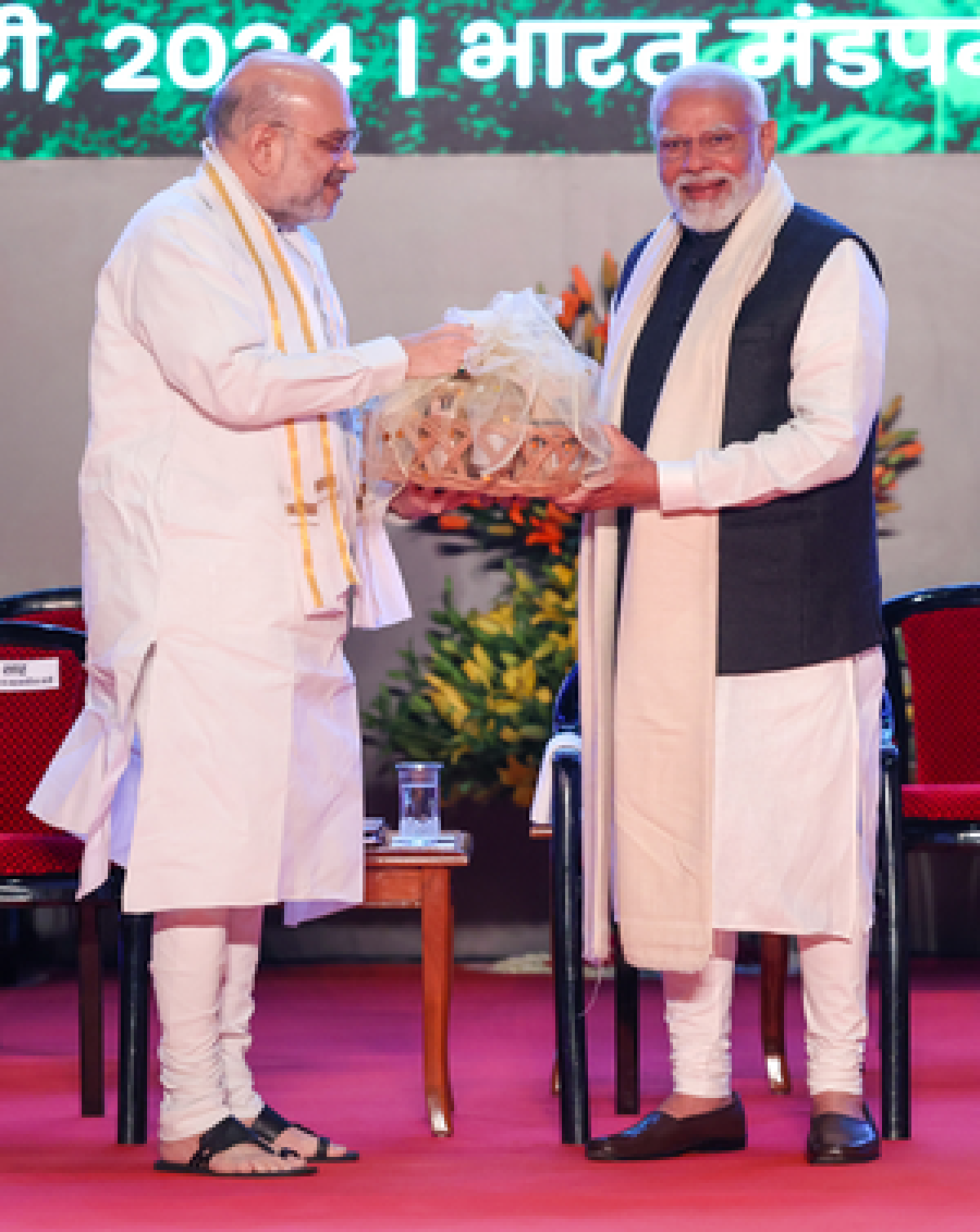 मोदी आणि शाह यांची महाराष्ट्र आणि गुजरात दिवसाच्या शुभेच्छा