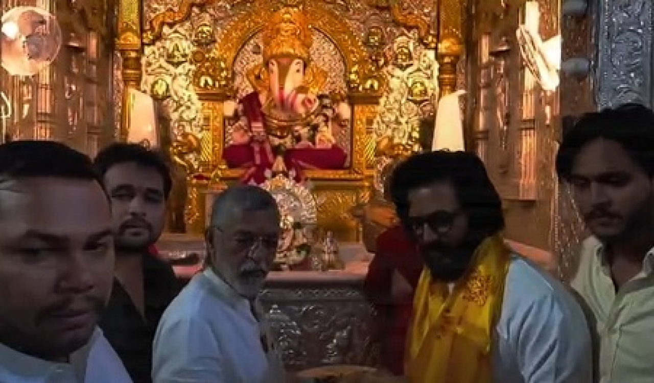 ‘राजा शिवाजी’च्या यशानंतर रितेश देशमुख गणपती मंदिरात