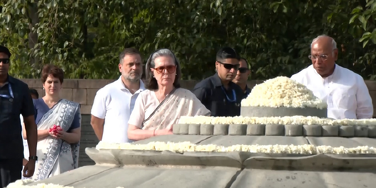 राजीव गांधी यांच्या पुण्यतिथीला श्रद्धांजली अर्पित