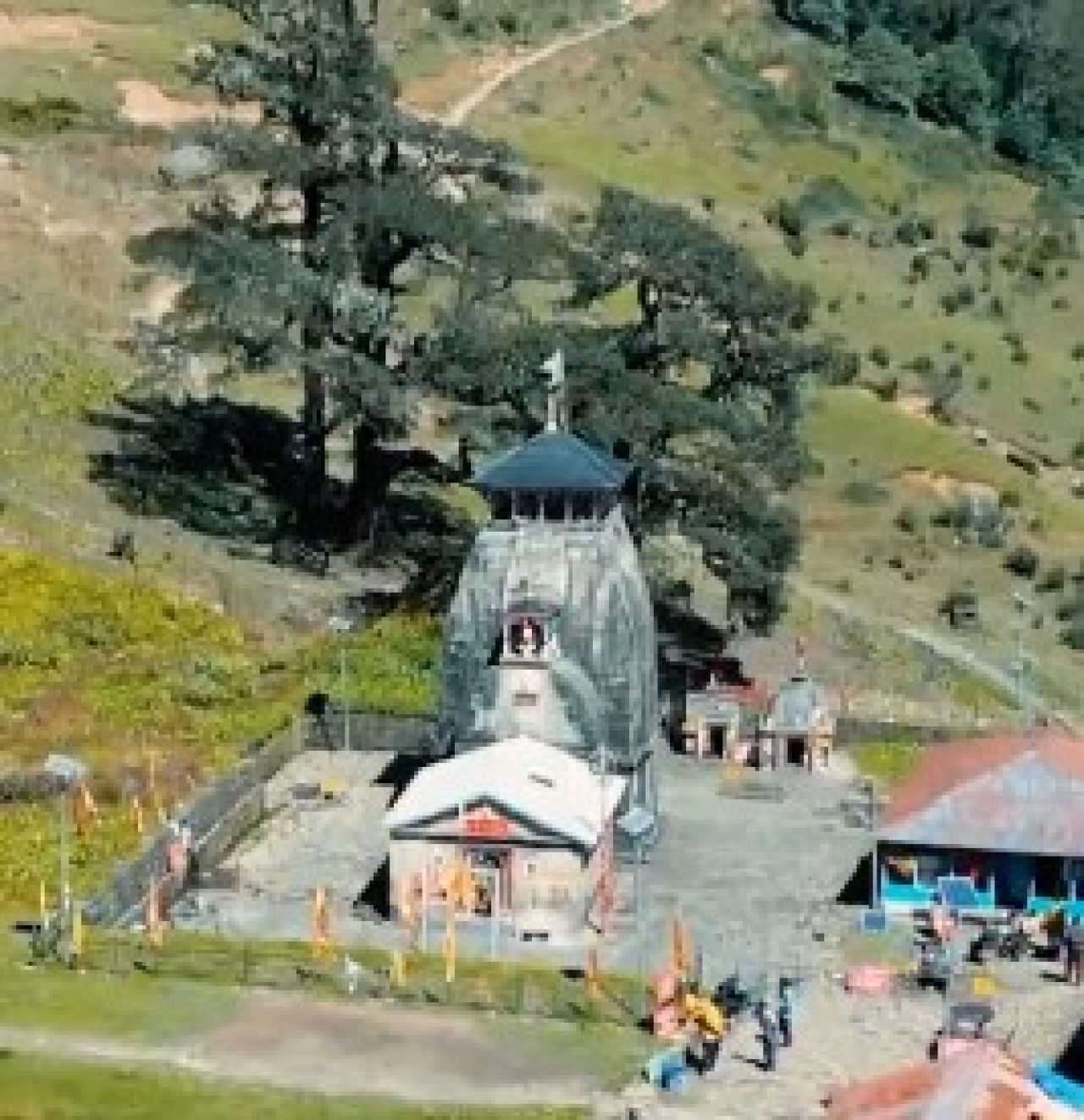 रुद्रप्रयागमध्ये मध्यमहेश्वर धामच्या दर्शनाची महत्त्वता रुद्रप्रयागमध्ये मध्यमहेश्वर धामच्या दर्शनाची महत्त्वता